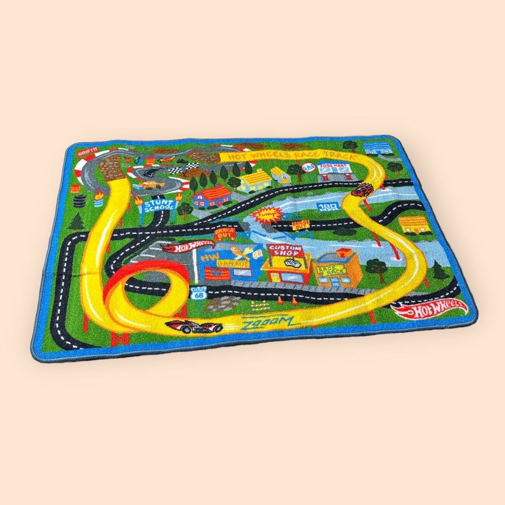 2014 Mattel Hot Wheels Trick Town Toy Race Car Play Mat/Track 39” x 25.5”